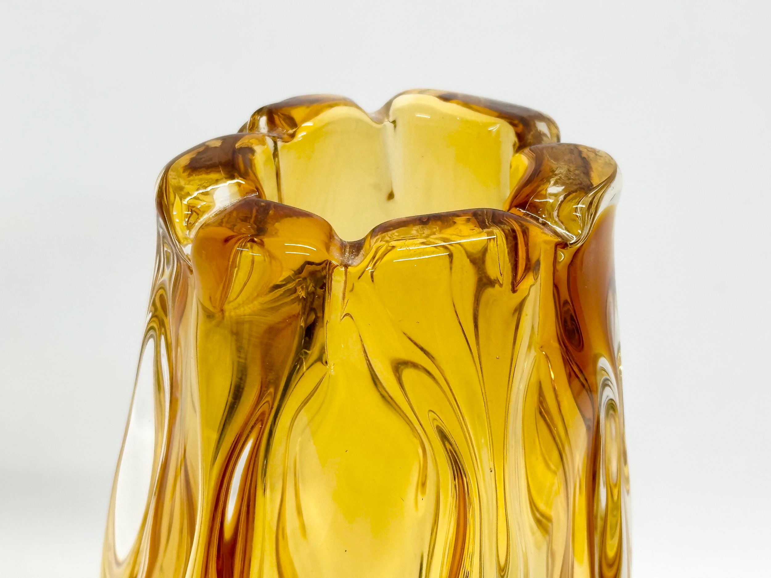 A vintage Amber Glass vase. 12x28cm - Image 2 of 4