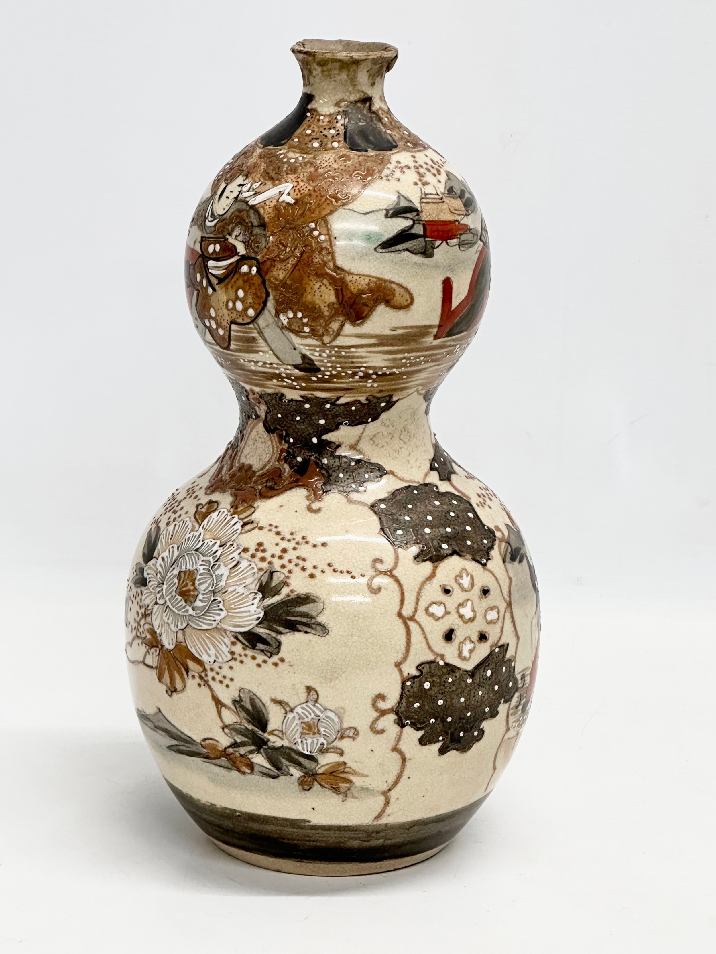 2 late 19th/early 20th century Japanese late Meiji Satsuma vases. A late 19th century double Gourd - Image 11 of 13