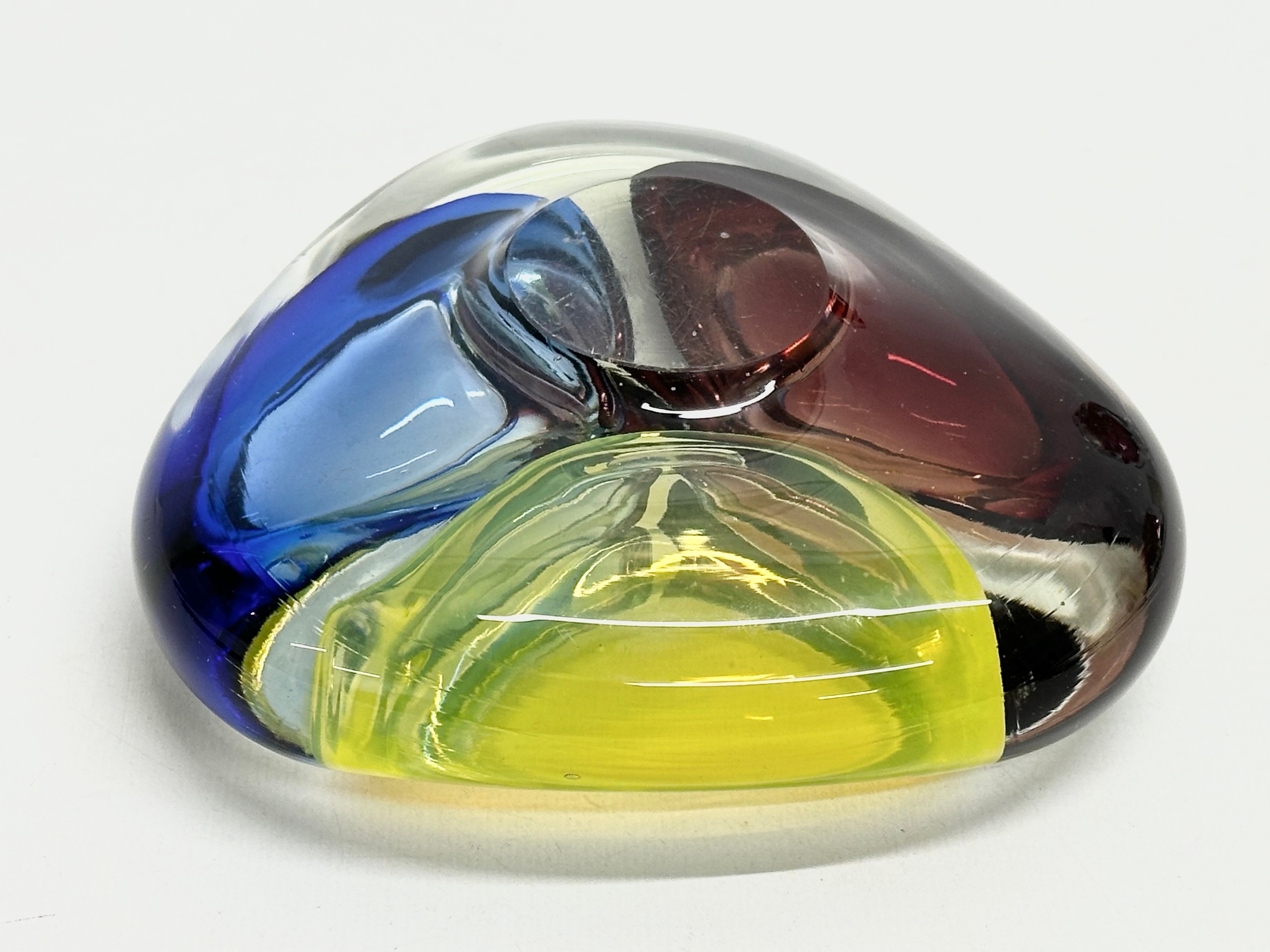 An Art Glass Tri-Coloured ashtray/bowl. Possibly by Vetri d’Arte Murano. 16x16x5cm - Image 3 of 3