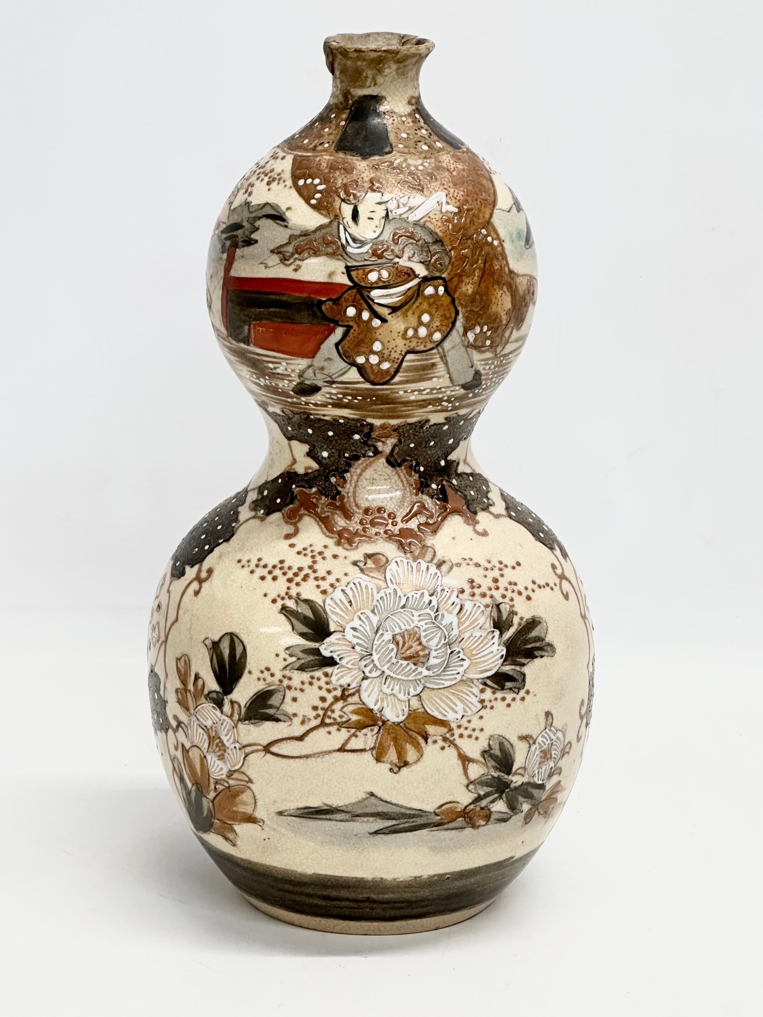 2 late 19th/early 20th century Japanese late Meiji Satsuma vases. A late 19th century double Gourd - Image 12 of 13