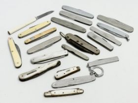 A collection of vintage pen knives/fruit knives.