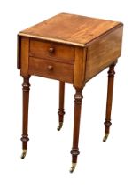 A small Victorian mahogany Pembroke table/supper table. Circa 1860-1870. Open 74x51x71cm. Closed