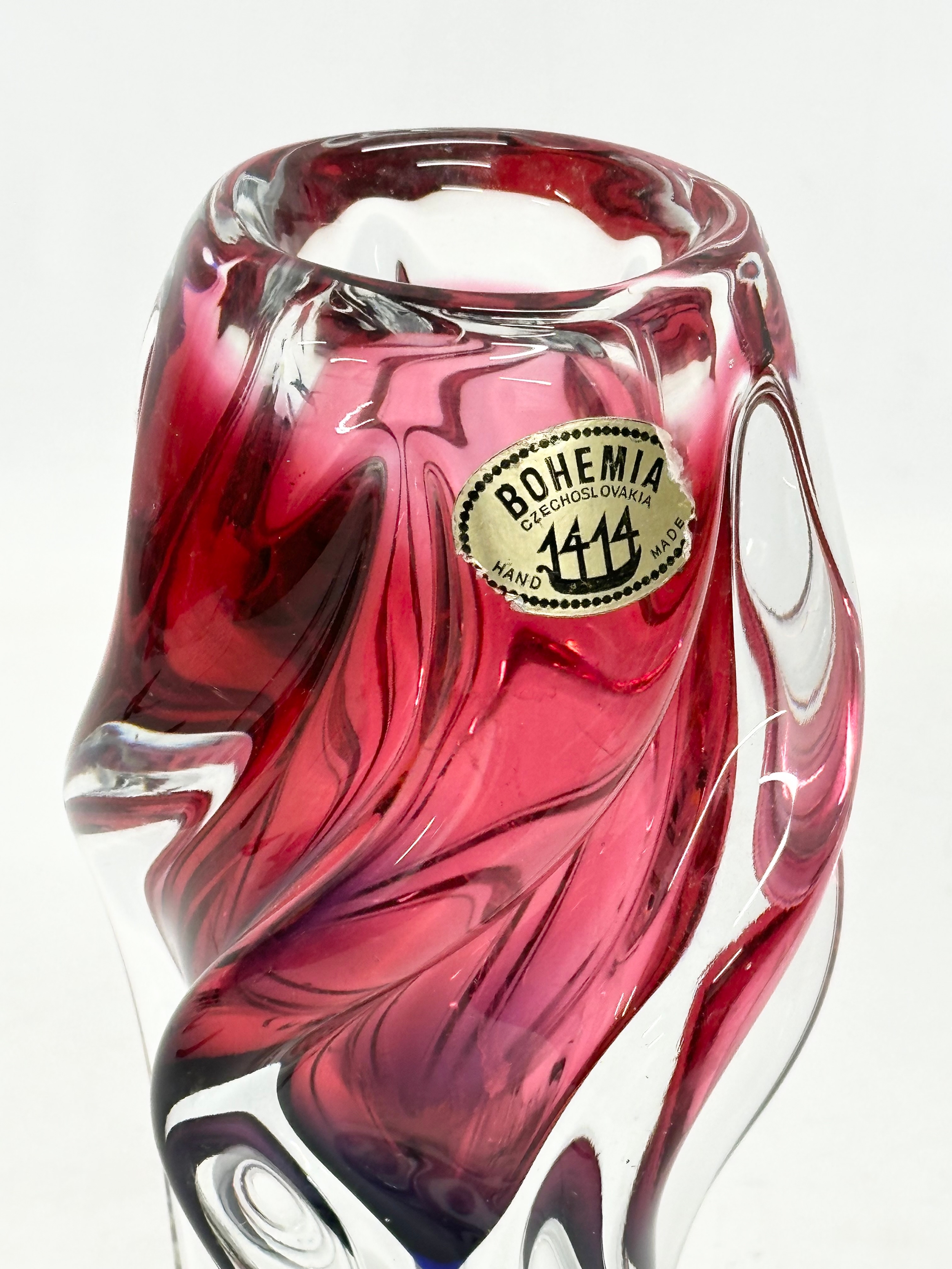 An Art Glass twist vase designed by Josef Hospodka for Chribska. Bohemia. 21cm - Image 2 of 3