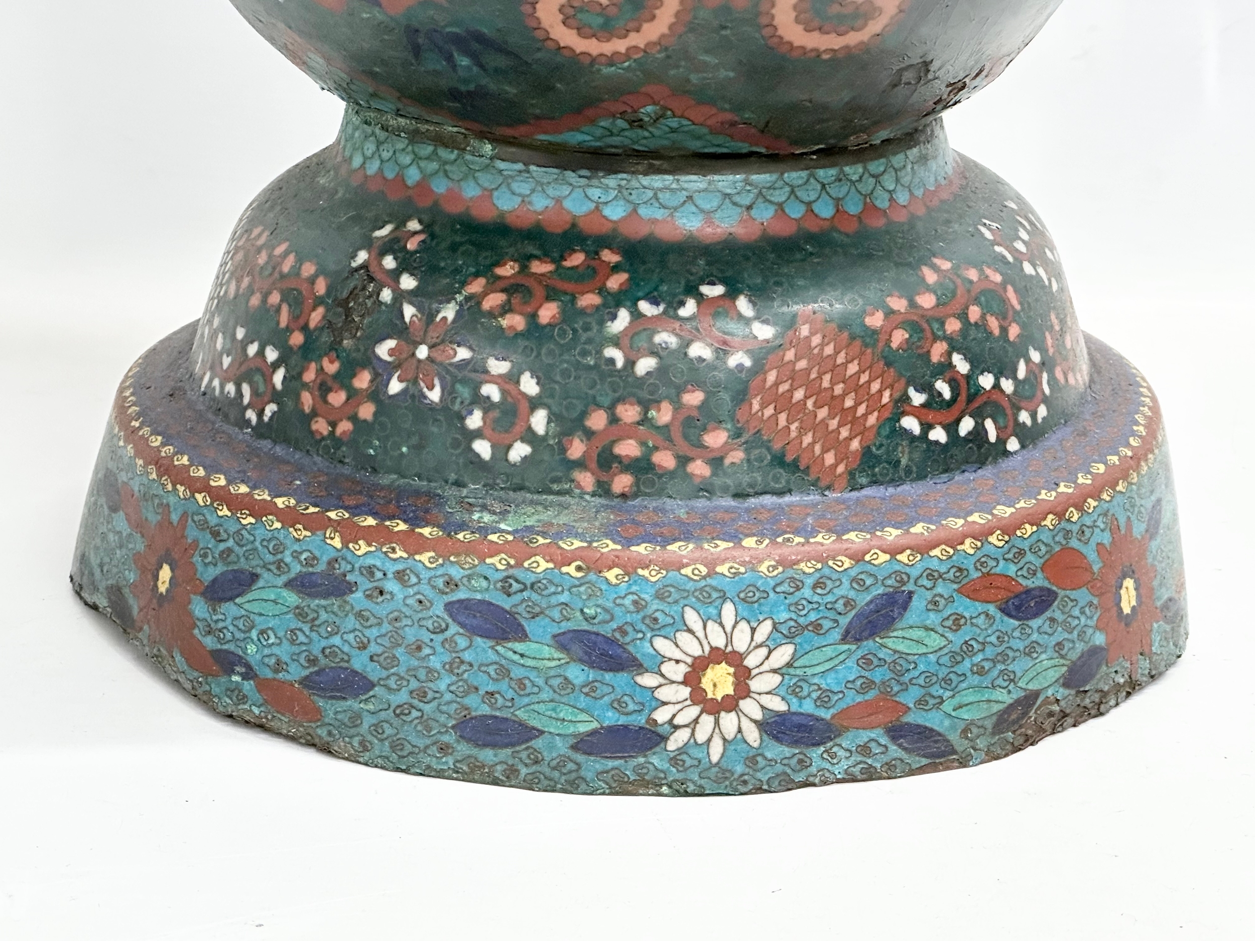 A very large late 19th century Japanese Meiji period cloisonné enamelled pot. Circa 1880-1900. - Image 2 of 7
