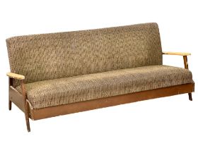 A Mid Century daybed. 146.5cm(1)