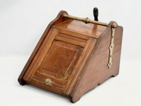 An Edwardian Walnut coal scuttle. 38x53x36cm