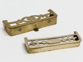 2 Victorian miniature brass fenders. 19.5x7cm. 18x6cm