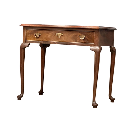 A late 18th Century George III mahogany lowboy side table, circa 1780. 76.5cm x 46cm x 71cm - Image 2 of 6
