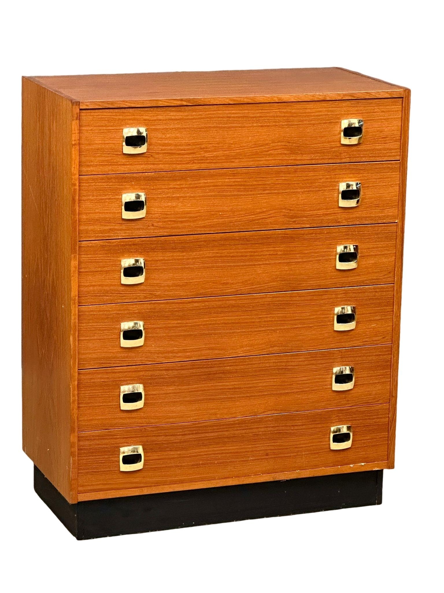 A Danish Mid Century teak chest of drawers. 80x40x100cm - Image 2 of 10