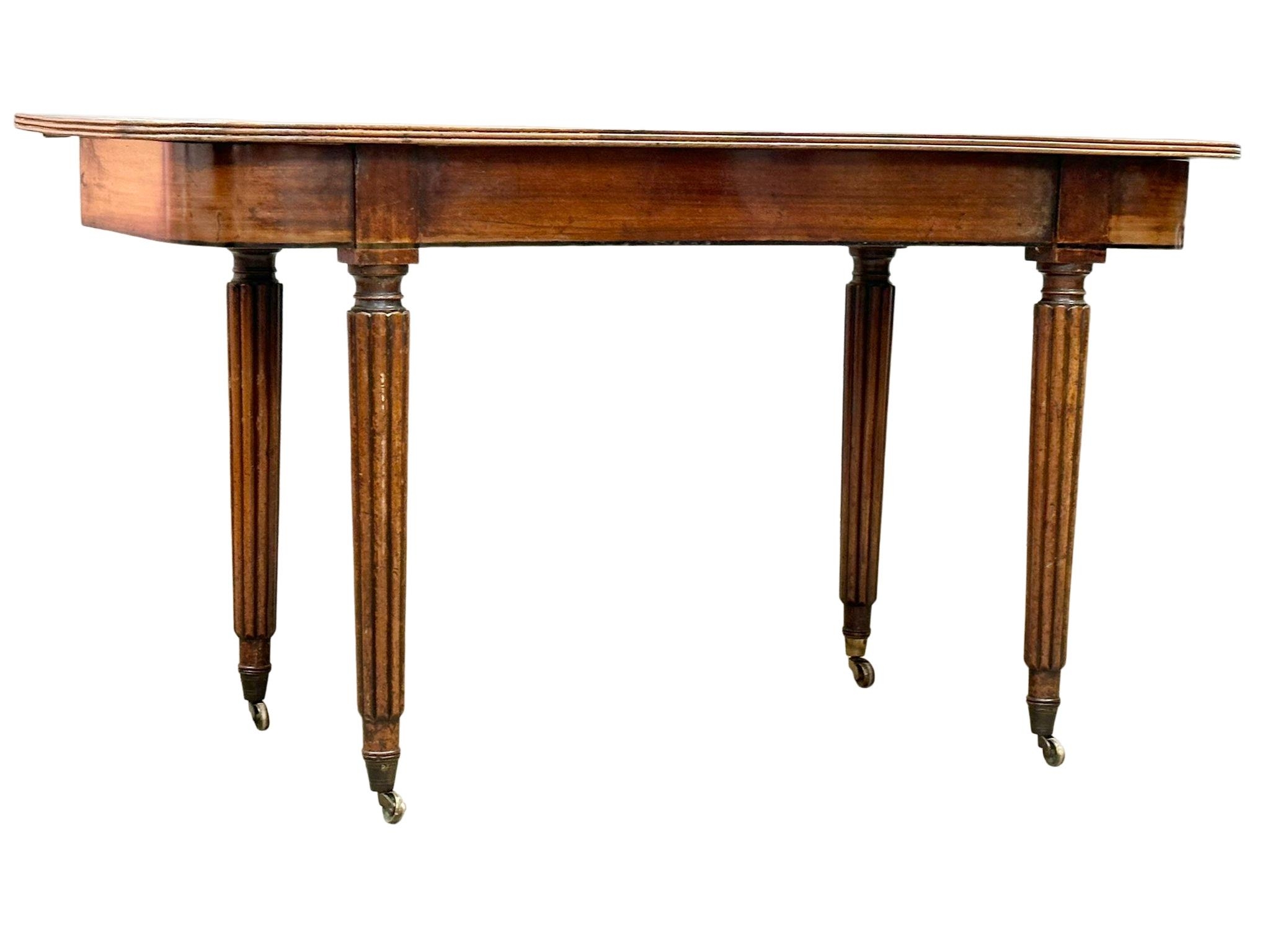 A large George IV mahogany Economy table/dining table with some later alterations. Circa 1820. 307. - Image 14 of 15