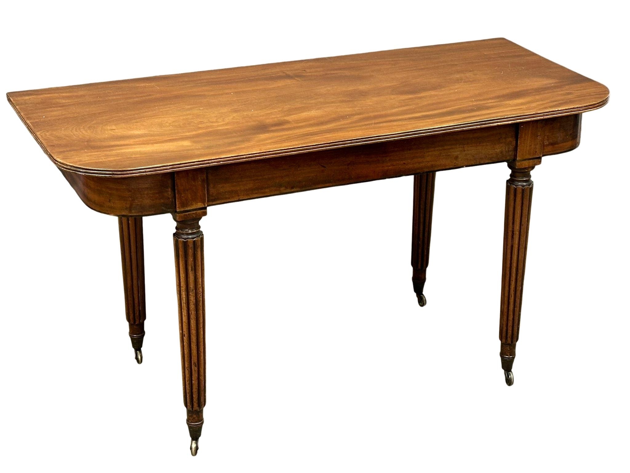 A large George IV mahogany Economy table/dining table with some later alterations. Circa 1820. 307. - Image 15 of 15