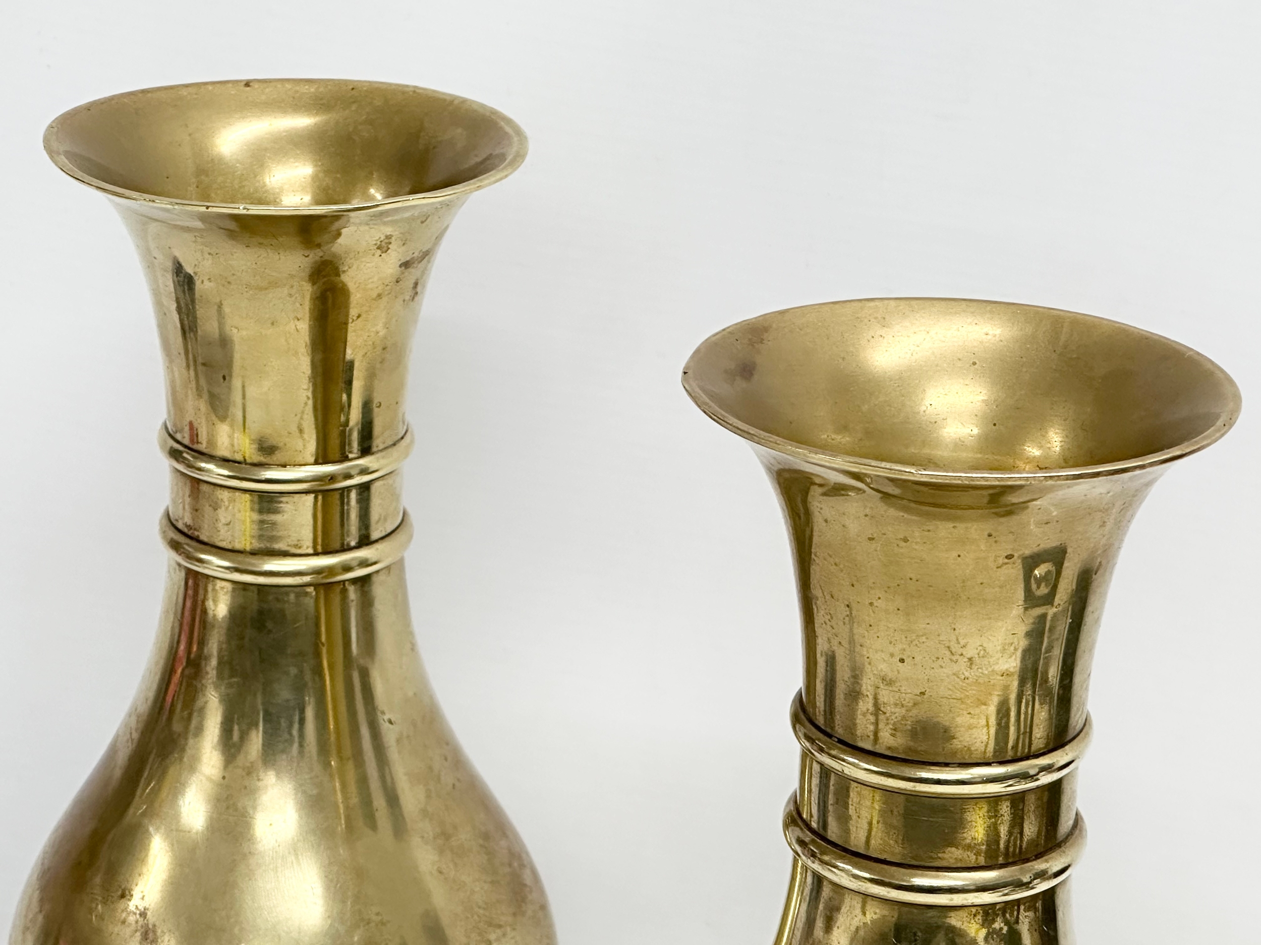 A pair of large late 19th century English brass 2 ringed vases. Circa 1880-1900. 30.5cm - Image 3 of 5