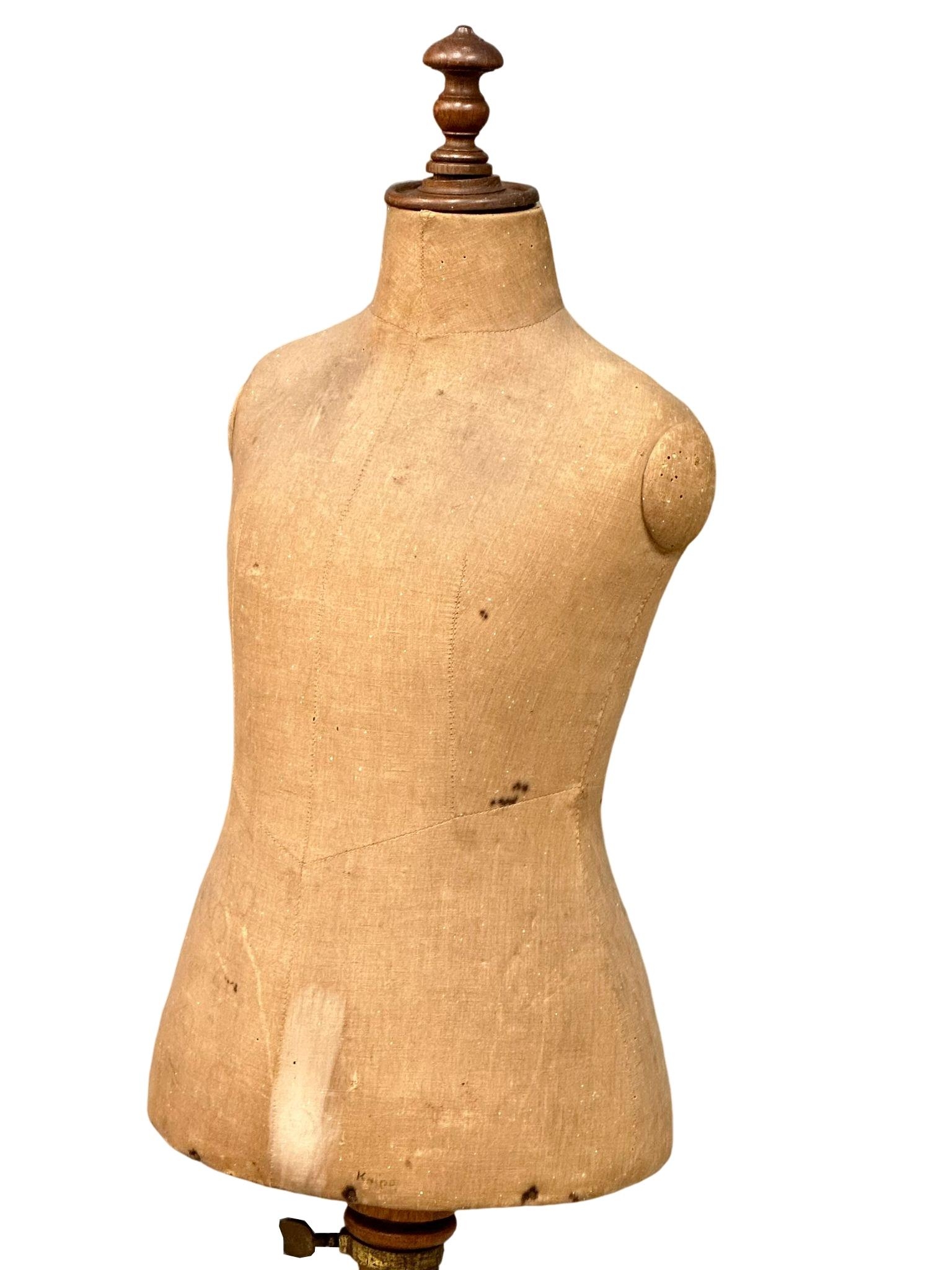 An early 20th Century child's telescopic shop mannequin, max height 124cm - Image 3 of 4
