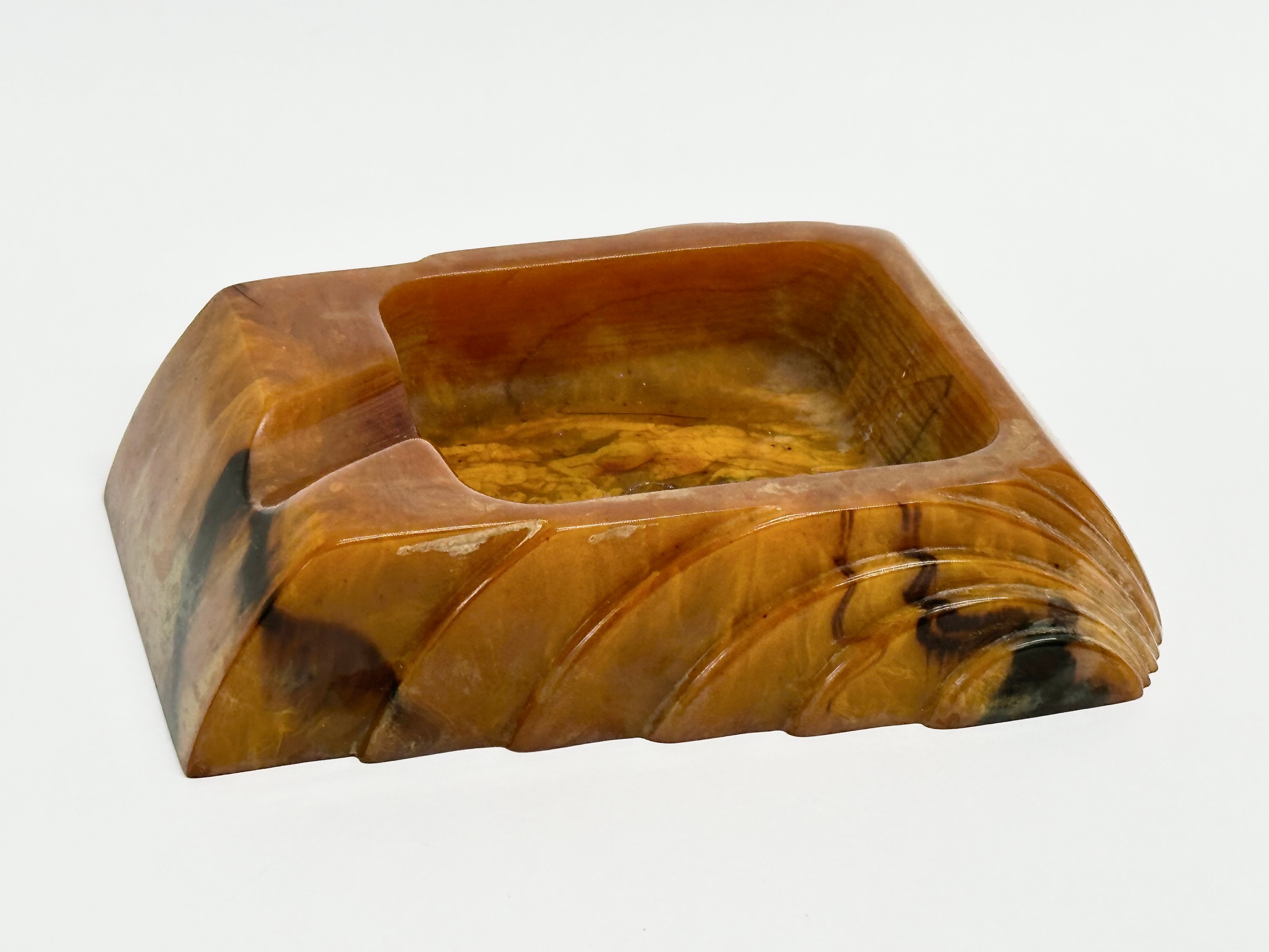 An Art Deco Butterscotch Phenolic Bakelite ashtray by Carvacraft. A Dickenson Product. 8x10cm - Image 3 of 4
