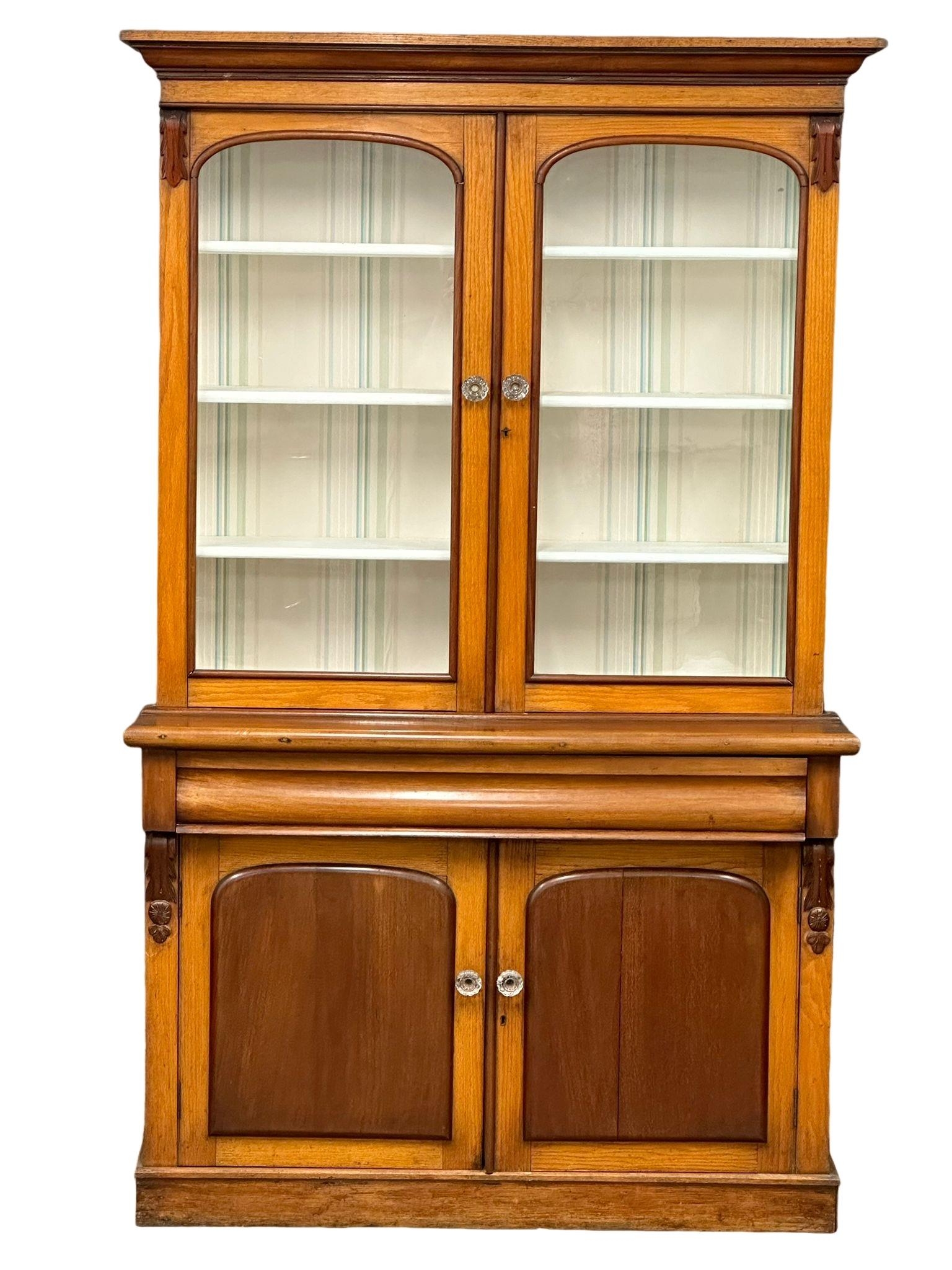 A large Mid Victorian bookcase. 132x48x216cm