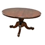 A Victorian mahogany tilt top pedestal breakfast table/dining table. 134x73.5cm