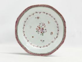 A late 18th century Chinese Export Famille Rose plate. Circa 1780-1800. 23x2.5cm