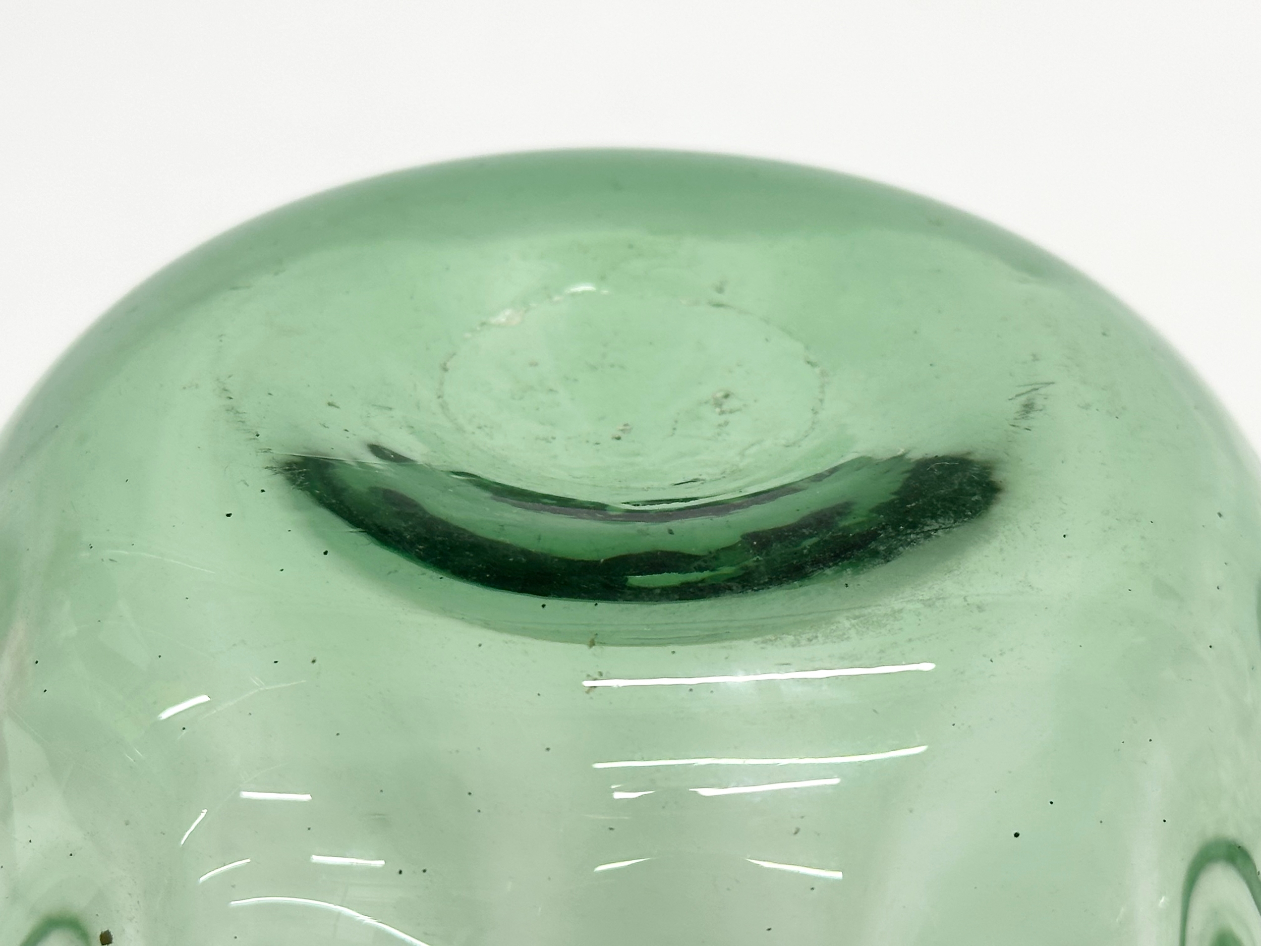 A 1930’s Art Glass vase with frilled rim. 11x13.5cm - Image 3 of 5