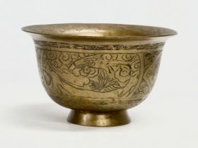 A large 19th century Chinese brass jardiniere. 6 character and dragon design mark. 25x15cm