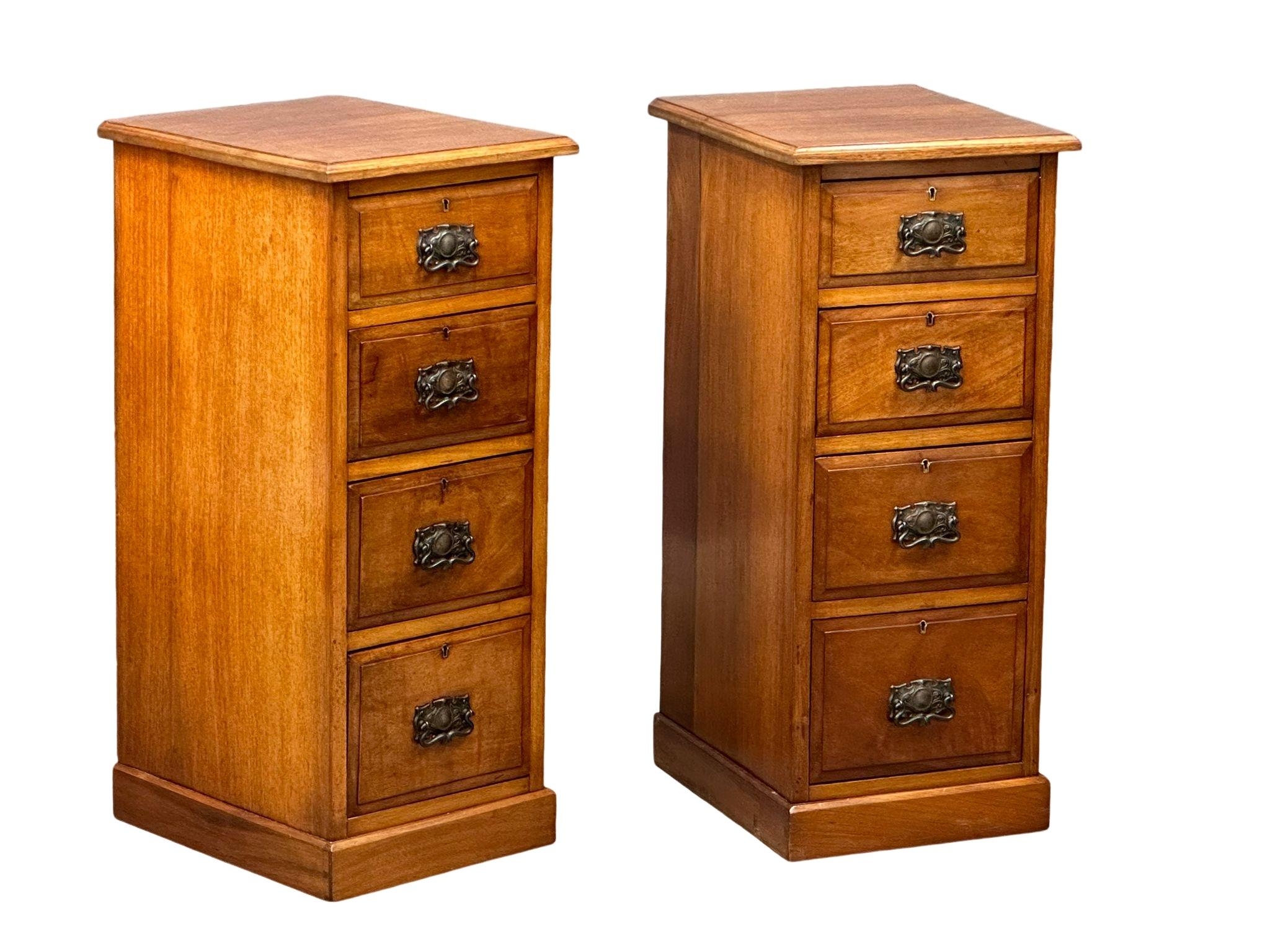 A pair of large late Victorian walnut pedestal side chests with 4 drawers. Circa 1890-1900. - Image 2 of 8