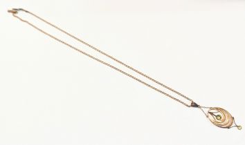 A 9ct gold pendant and 9ct gold chain. 4.8g.