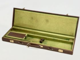 A vintage gun case. 81x25x8cm