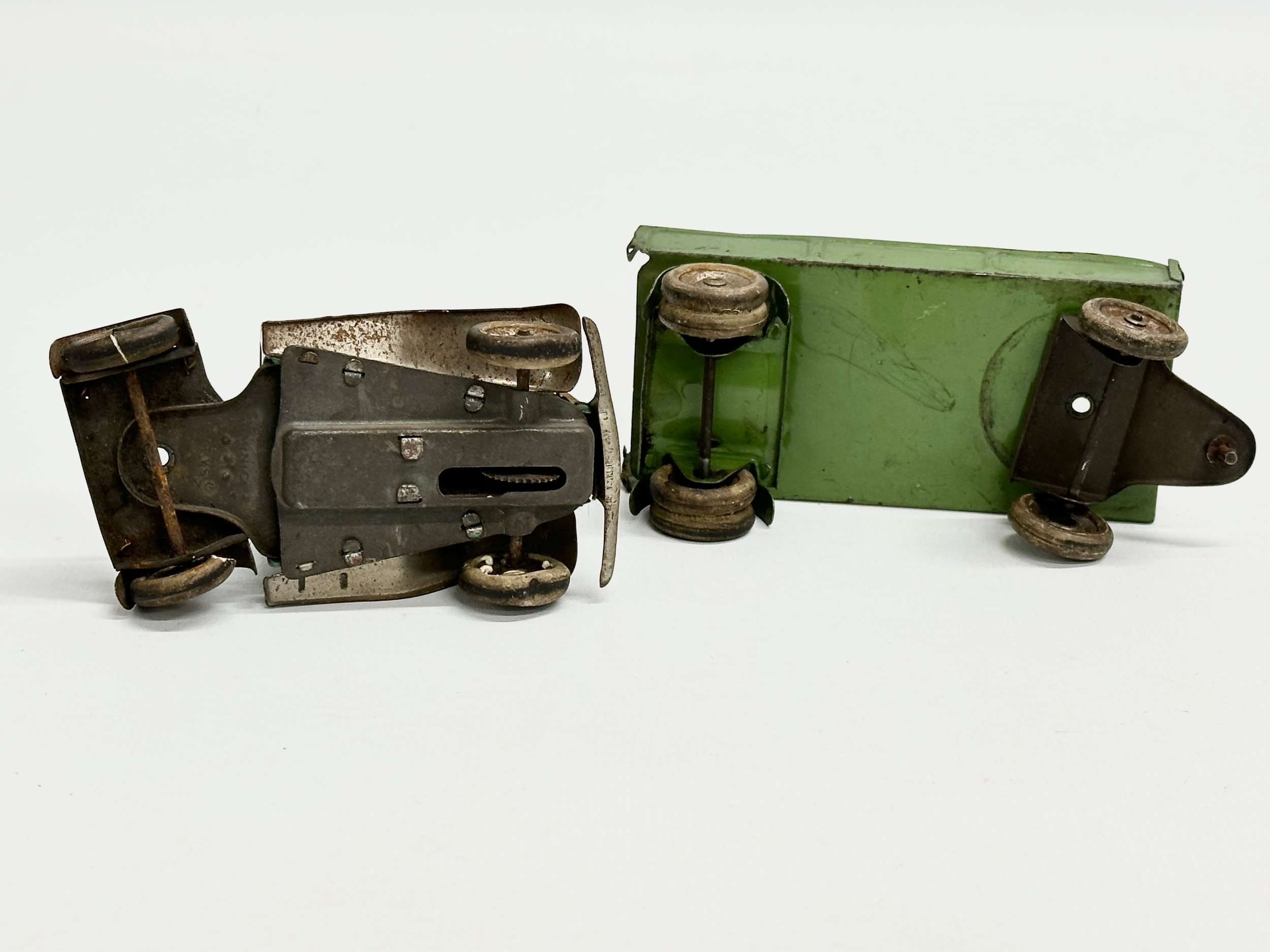 2 vintage Tri-ang Minic Toys tinplate mechanical trucks and trailer. 1940-1950. 19cm including - Image 8 of 12