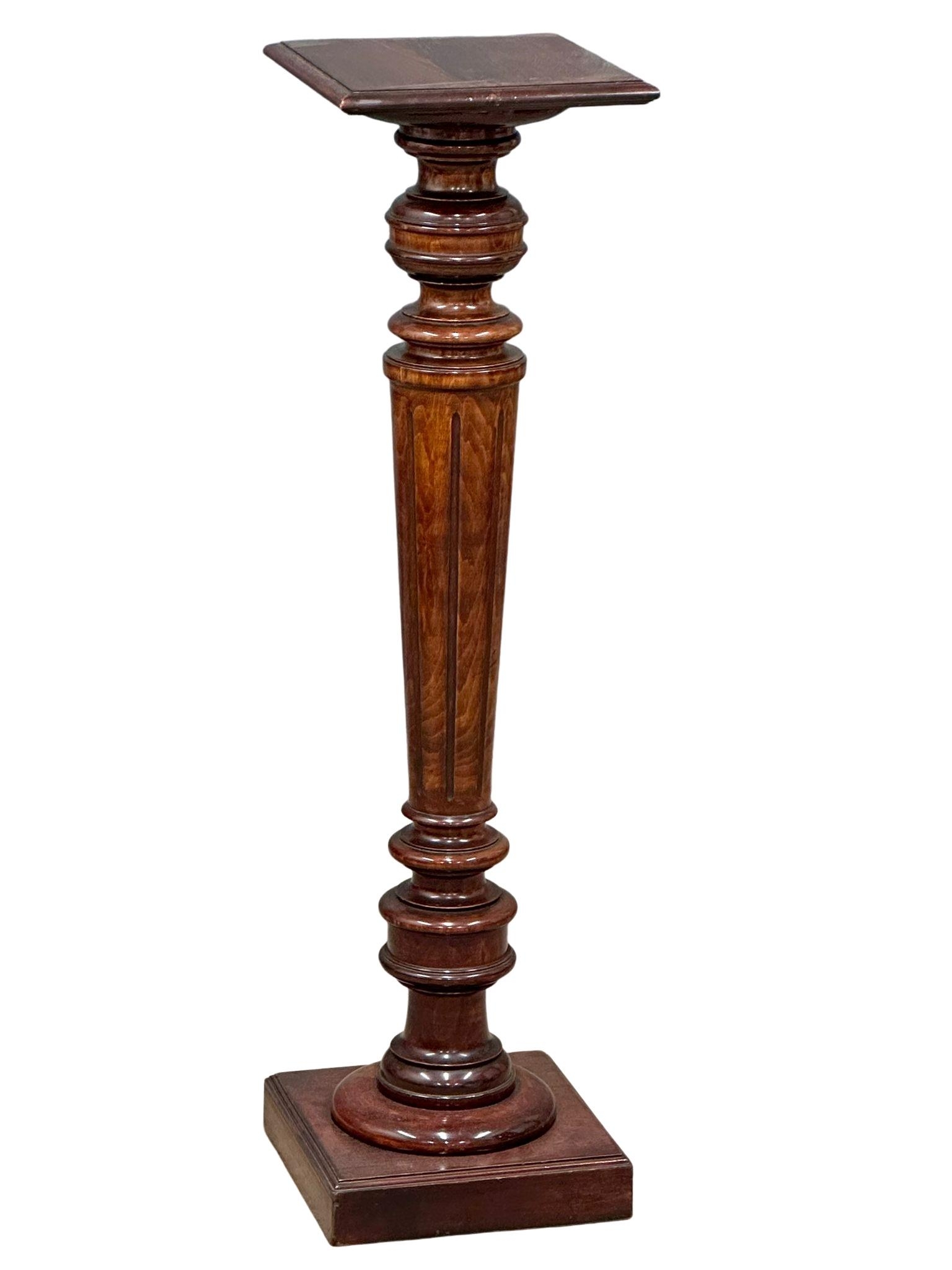 A large Victorian style jardiniere stand. 111cm 1