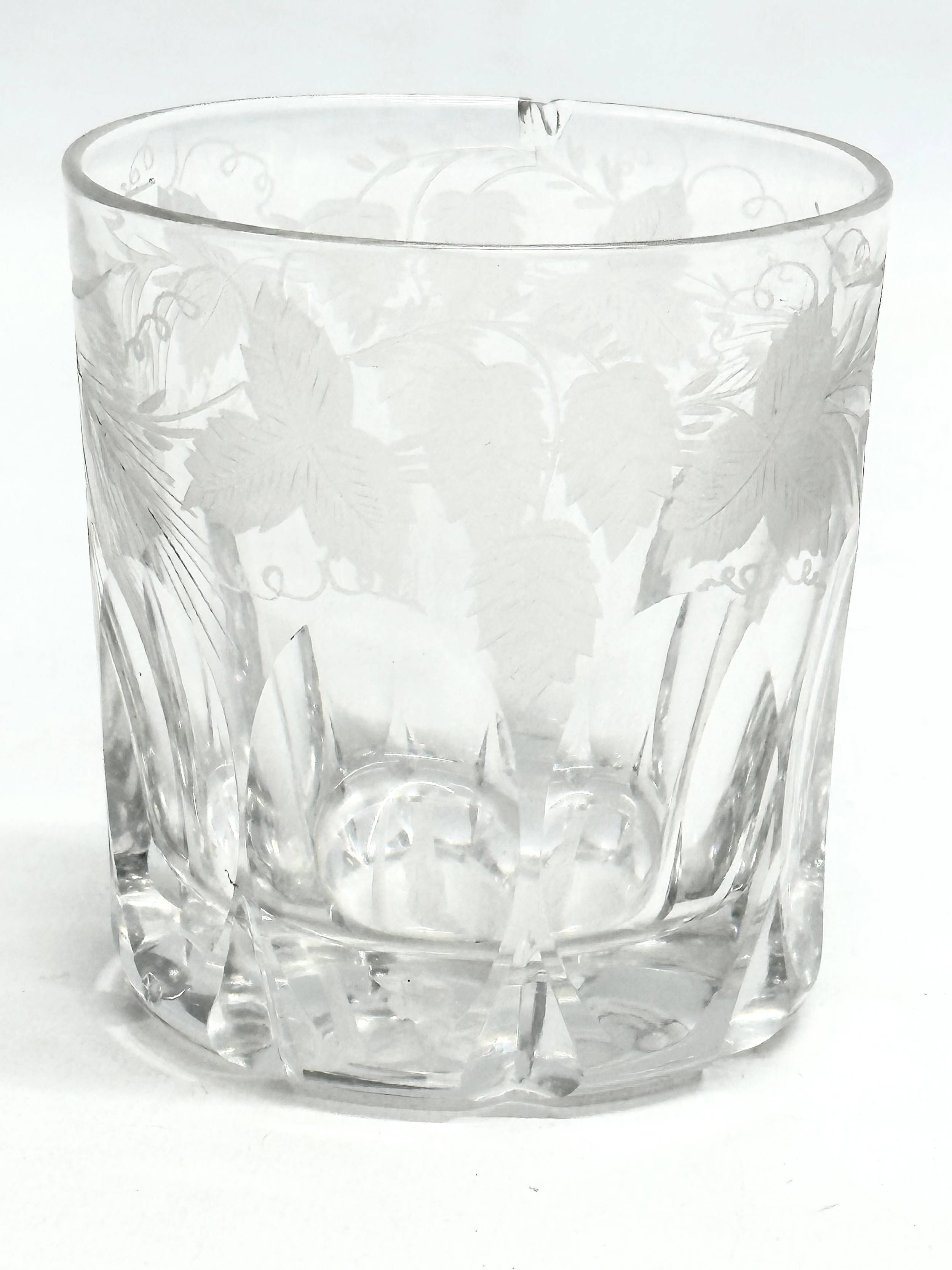 A rare Victorian ‘Last Drop’ whisky glass with etched leaves and pinecones. Circa 1860-1880. 9x9.5cm