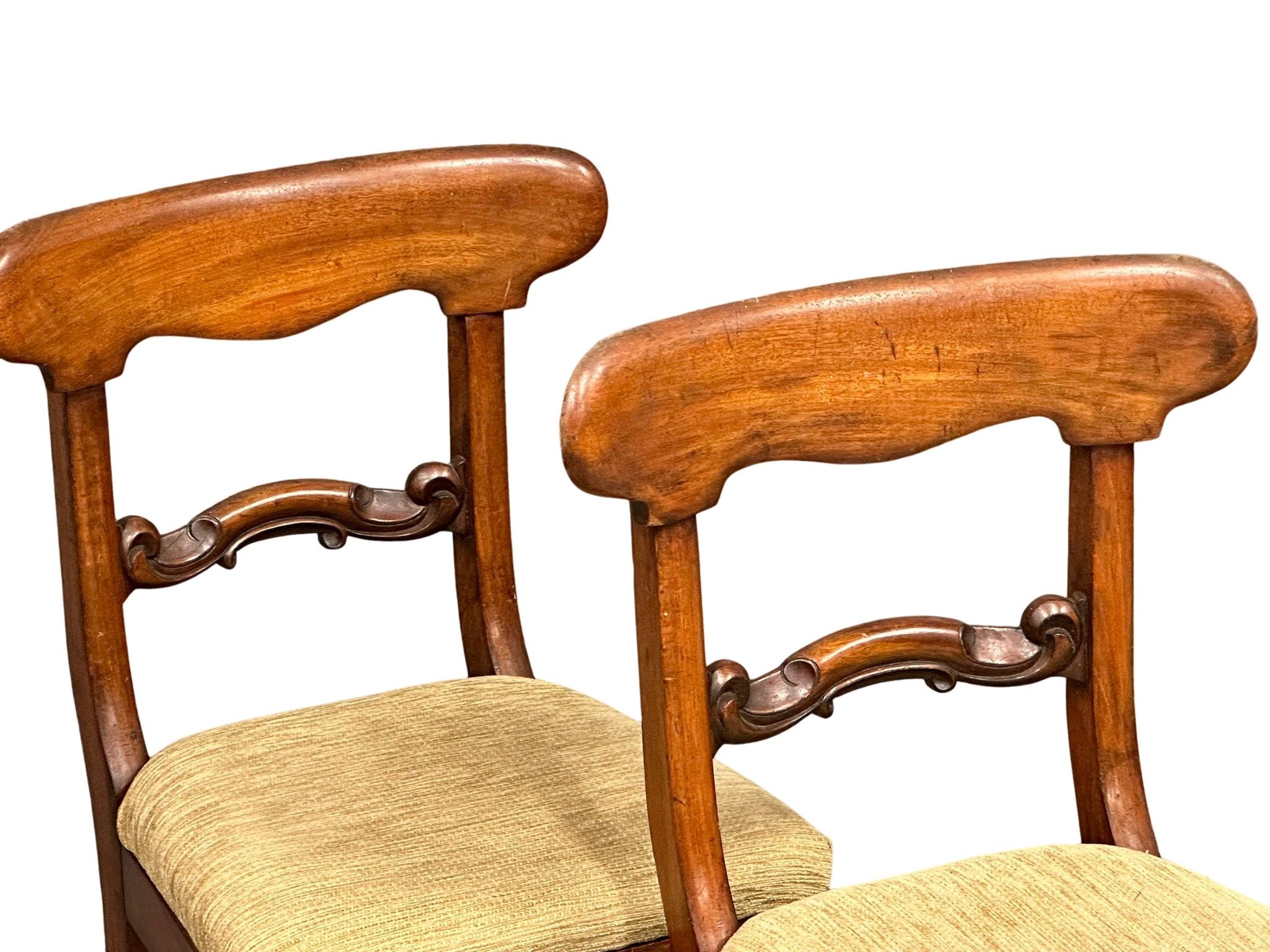 A set of 4 Victorian mahogany bar back dining chairs, circa 1850-60 - Image 2 of 4