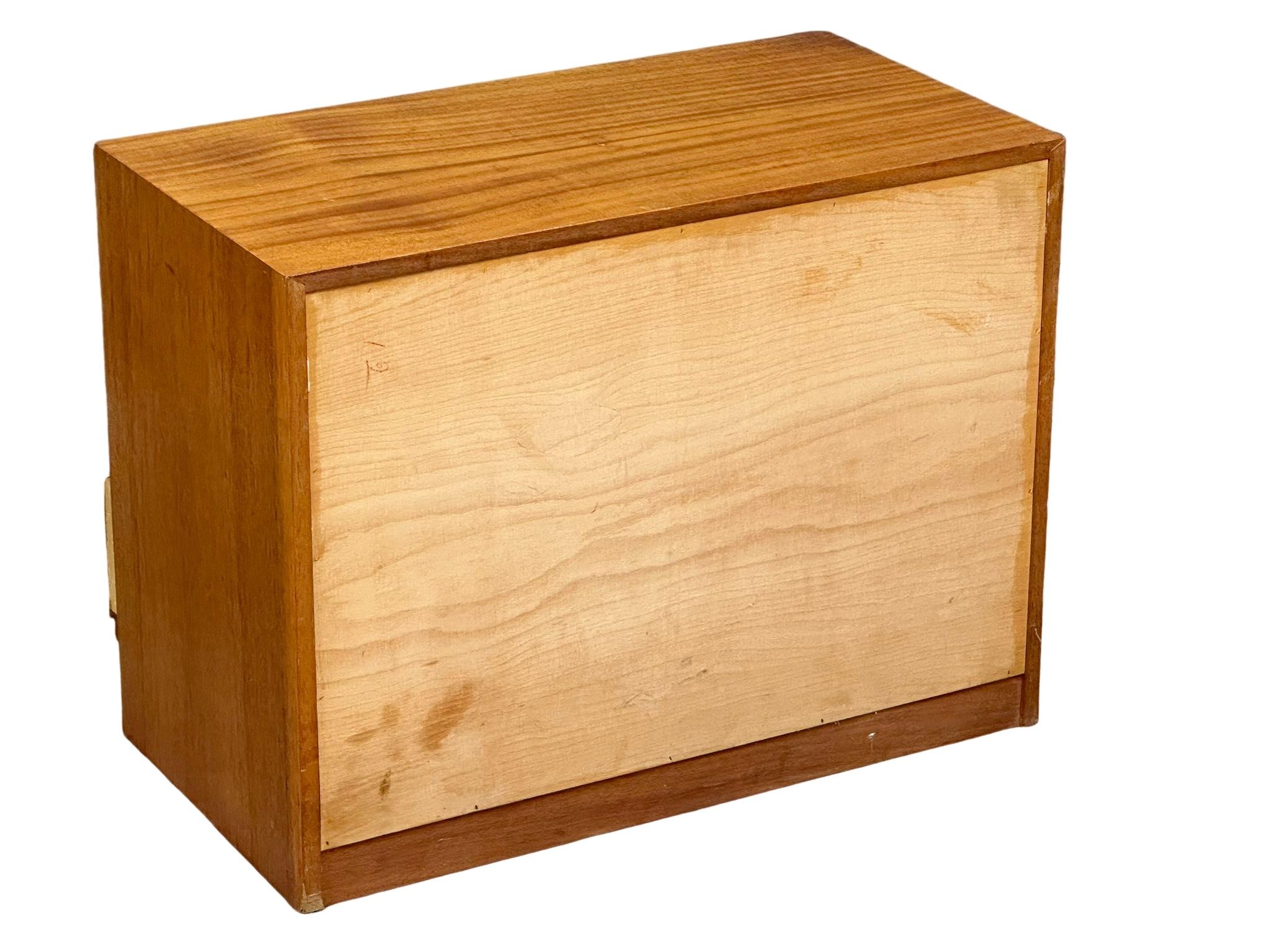 A Danish Mid Century teak chest of drawers. 1960’s. 75.5x40x58cm - Bild 2 aus 5