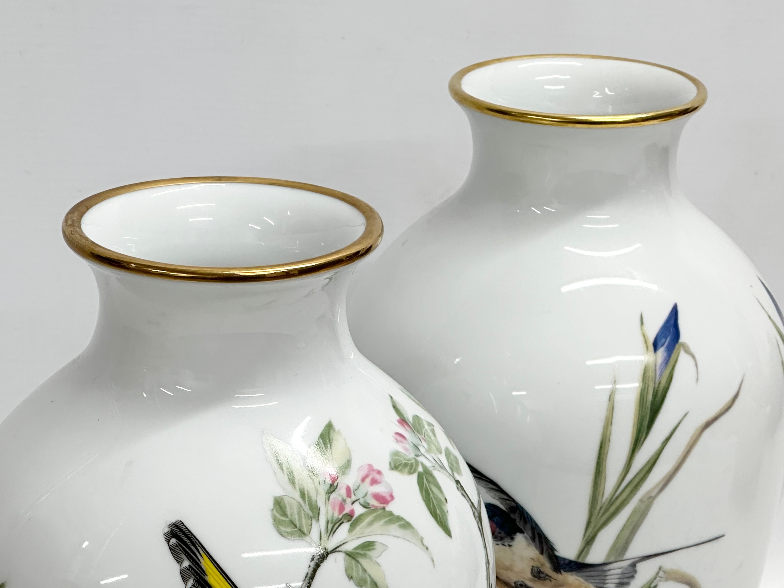 A pair of Limited Edition ‘The Meadowland Bird’ vases designed by Basil Ede for Franklin Mint. 1980. - Image 2 of 6