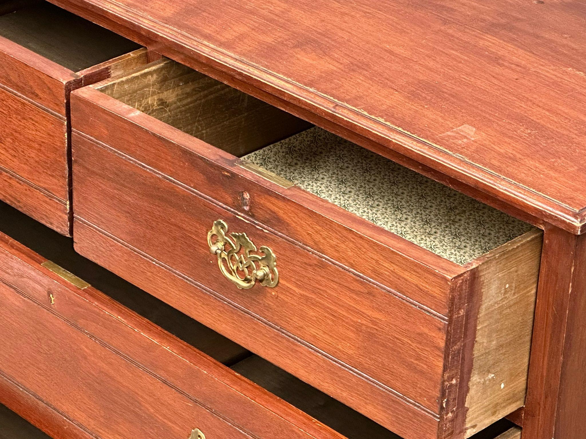 A late Victorian chest of drawers. Circa 1890-1900. 107x46x78cm - Image 5 of 5