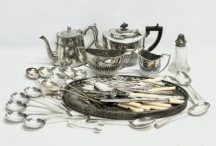 A quantity of late 19th and 20th century silver plate.