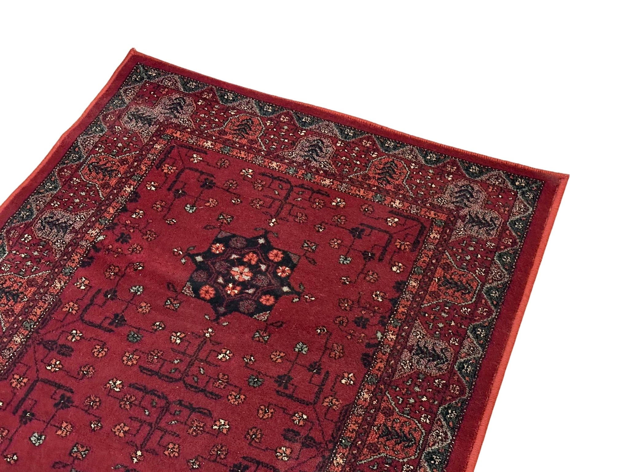 A Middle Eastern style rug. 80x160cm - Image 2 of 4