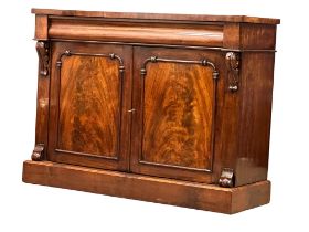 A mid Victorian mahogany side cabinet. Circa 1860. 118x39.5x88cm