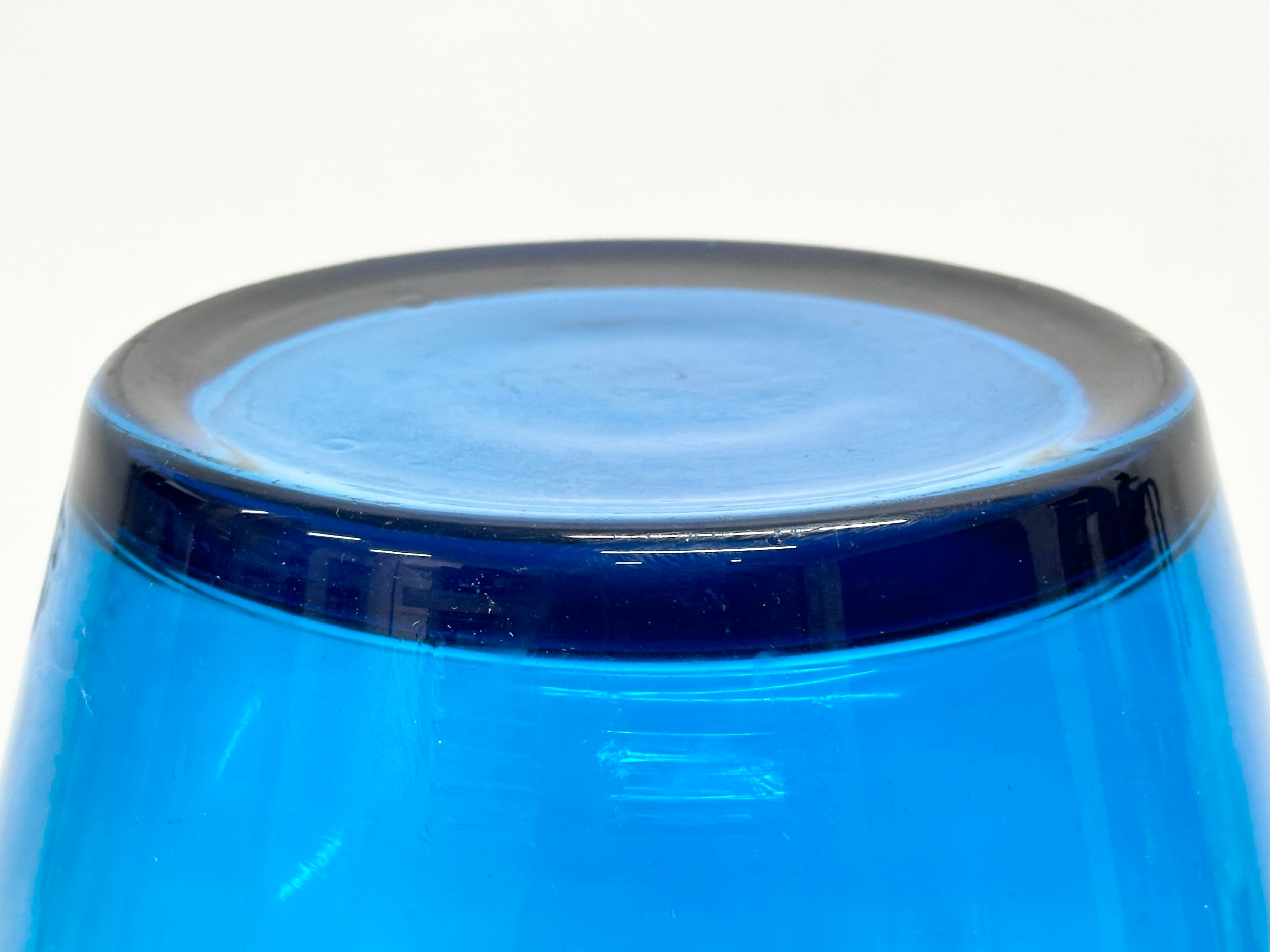 A large vintage blue and frosted glass vase. 1960-1970. 17x28cm - Image 3 of 4
