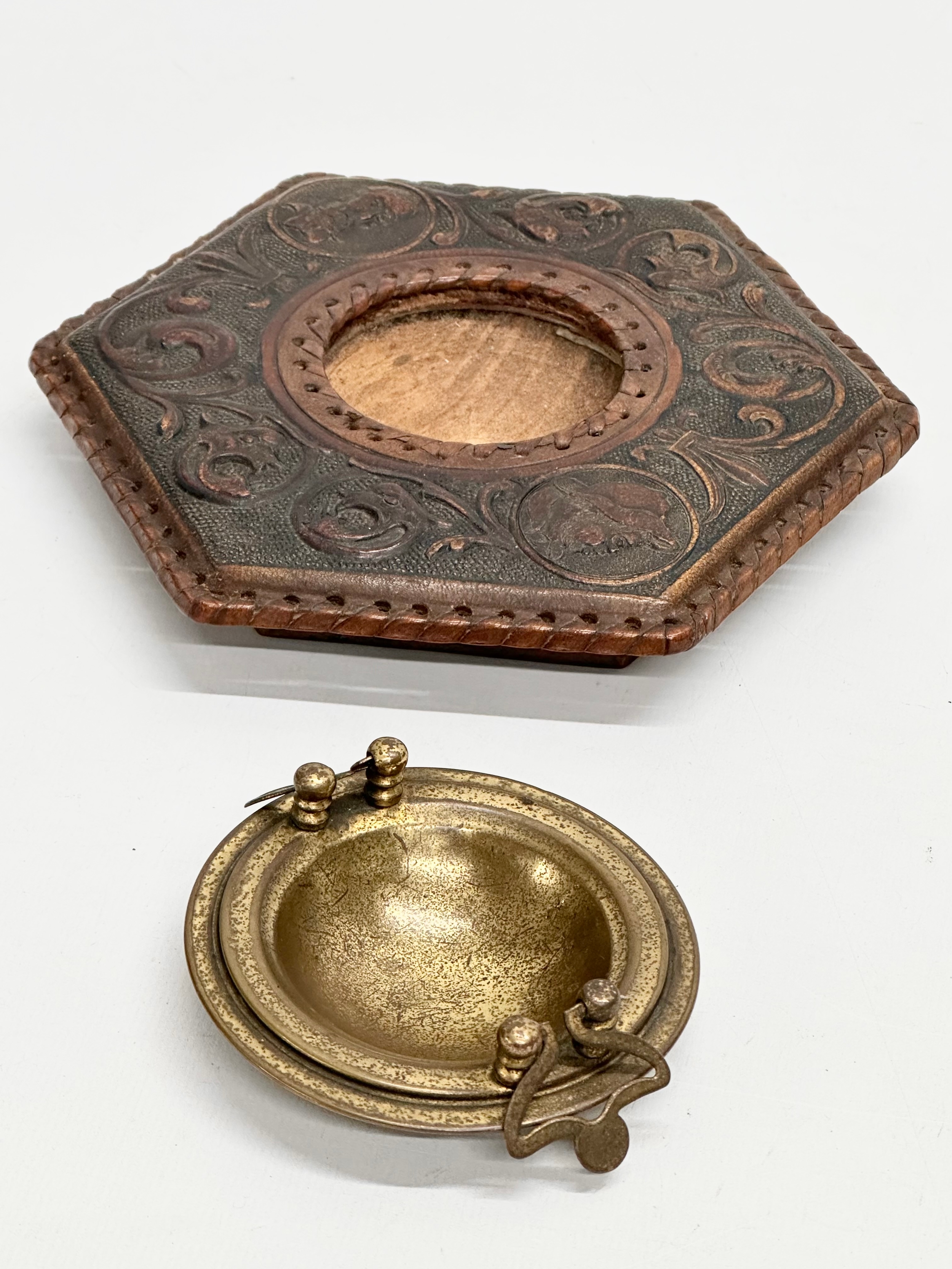 A late 19th century embossed leather bound ashtray with original brass liner. Depicting Don - Image 4 of 8