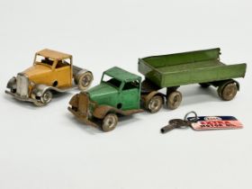 2 vintage Tri-ang Minic Toys tinplate mechanical trucks and trailer. 1940-1950. 19cm including