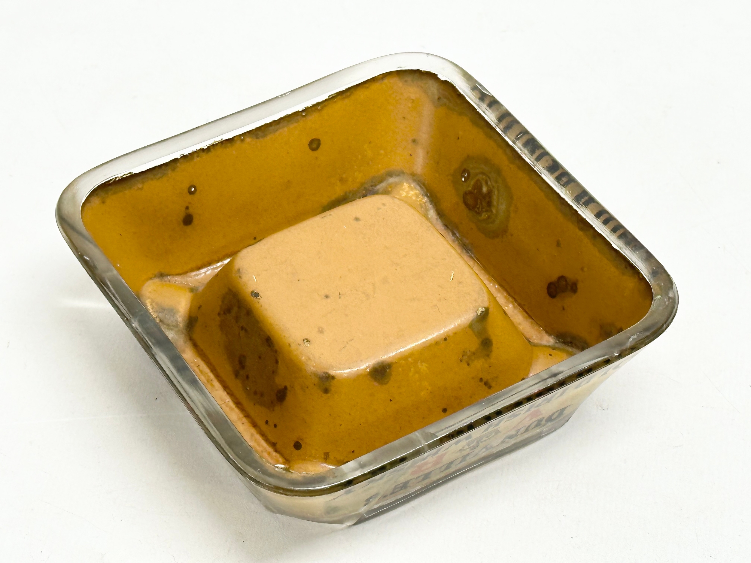 A rare Dunville’s Old Irish Whisky glass ashtray. 11.5x11.5x4cm - Image 6 of 6
