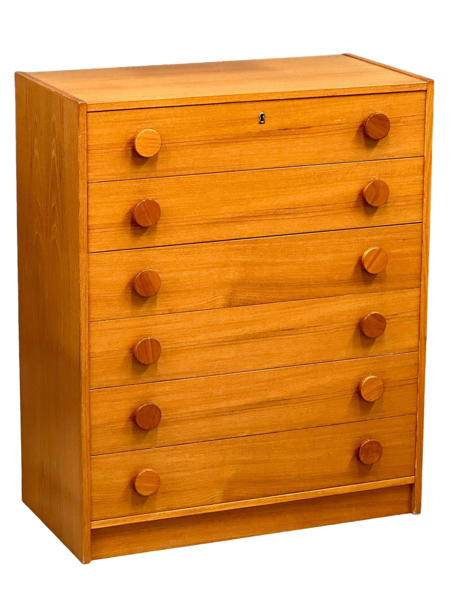 A Danish Mid Century teak chest of drawers. 76.5x40x93.5cm. - Image 2 of 16