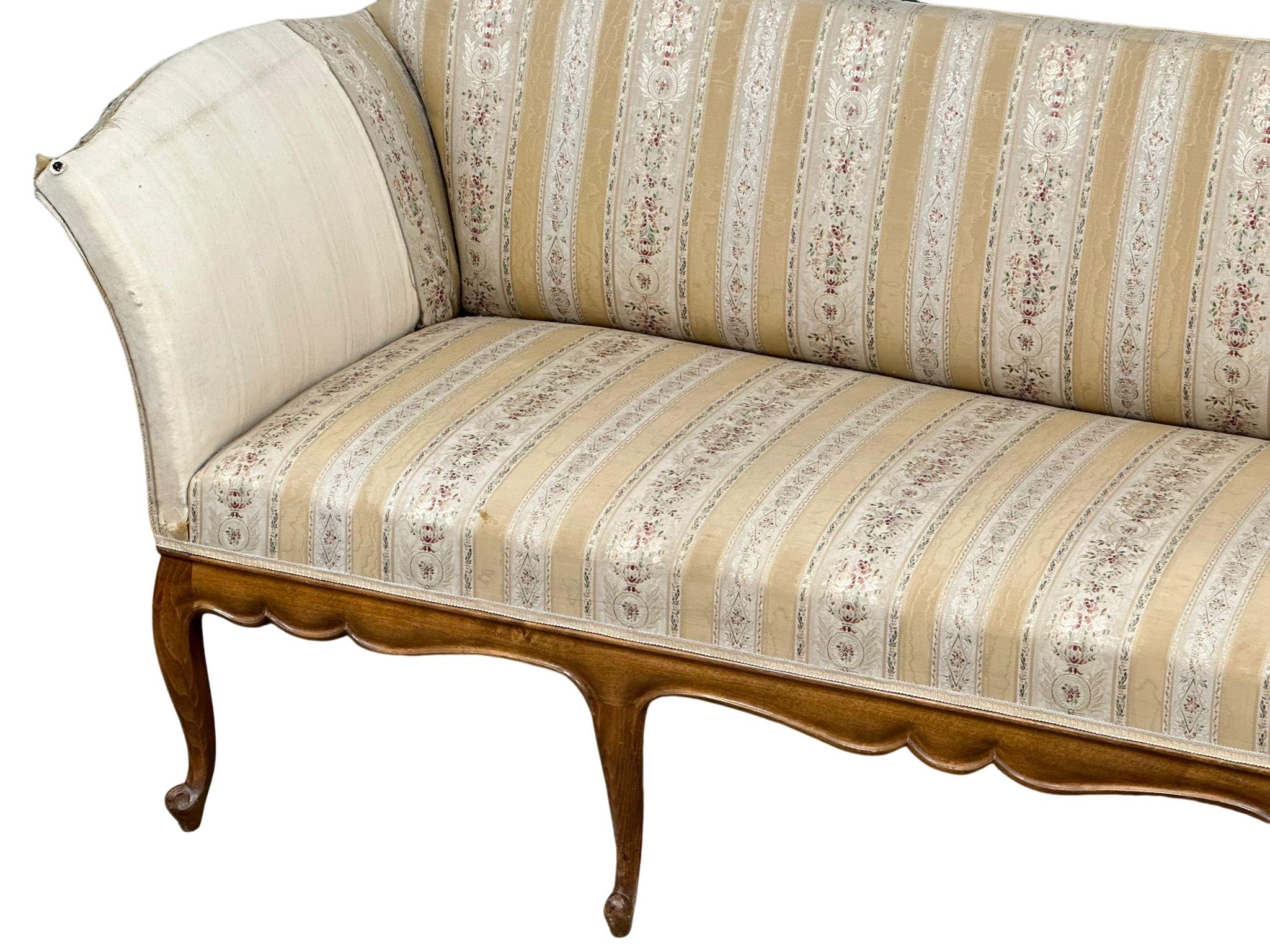 A good quality French Louis XV style chateau sofa on cabriole legs. 196x66x79cm - Image 2 of 11