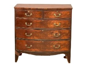 A George III mahogany bow front chest of drawers. Circa 1780. 103x51x104cn