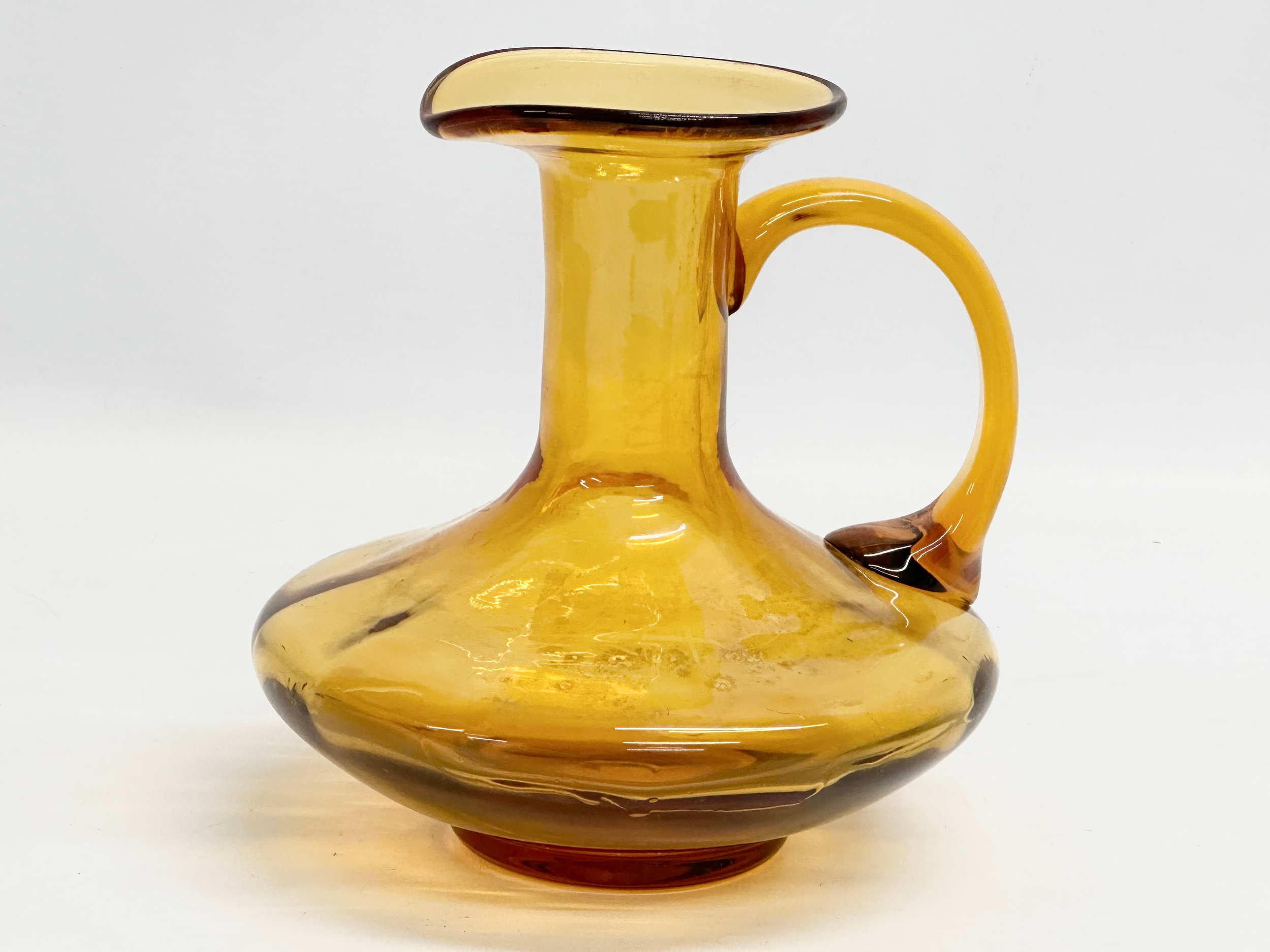 An early 19th century Amber Glass jug. Circa 1800-1830. 17x16x16cm - Image 6 of 8