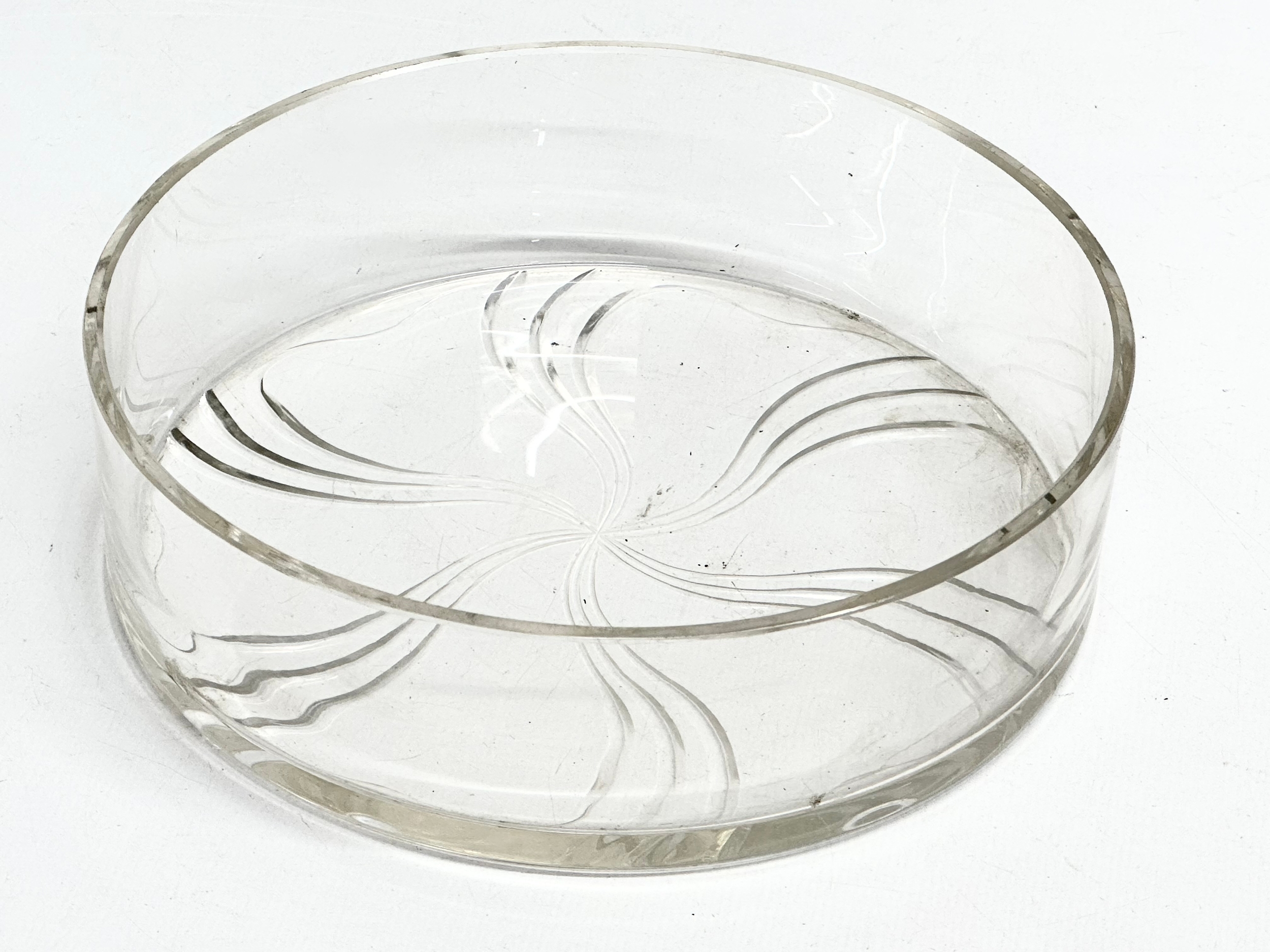 An early 20th century Art Nouveau pewter bowl with original glass liner. Orivit. Circa 1900-1910. - Image 4 of 7
