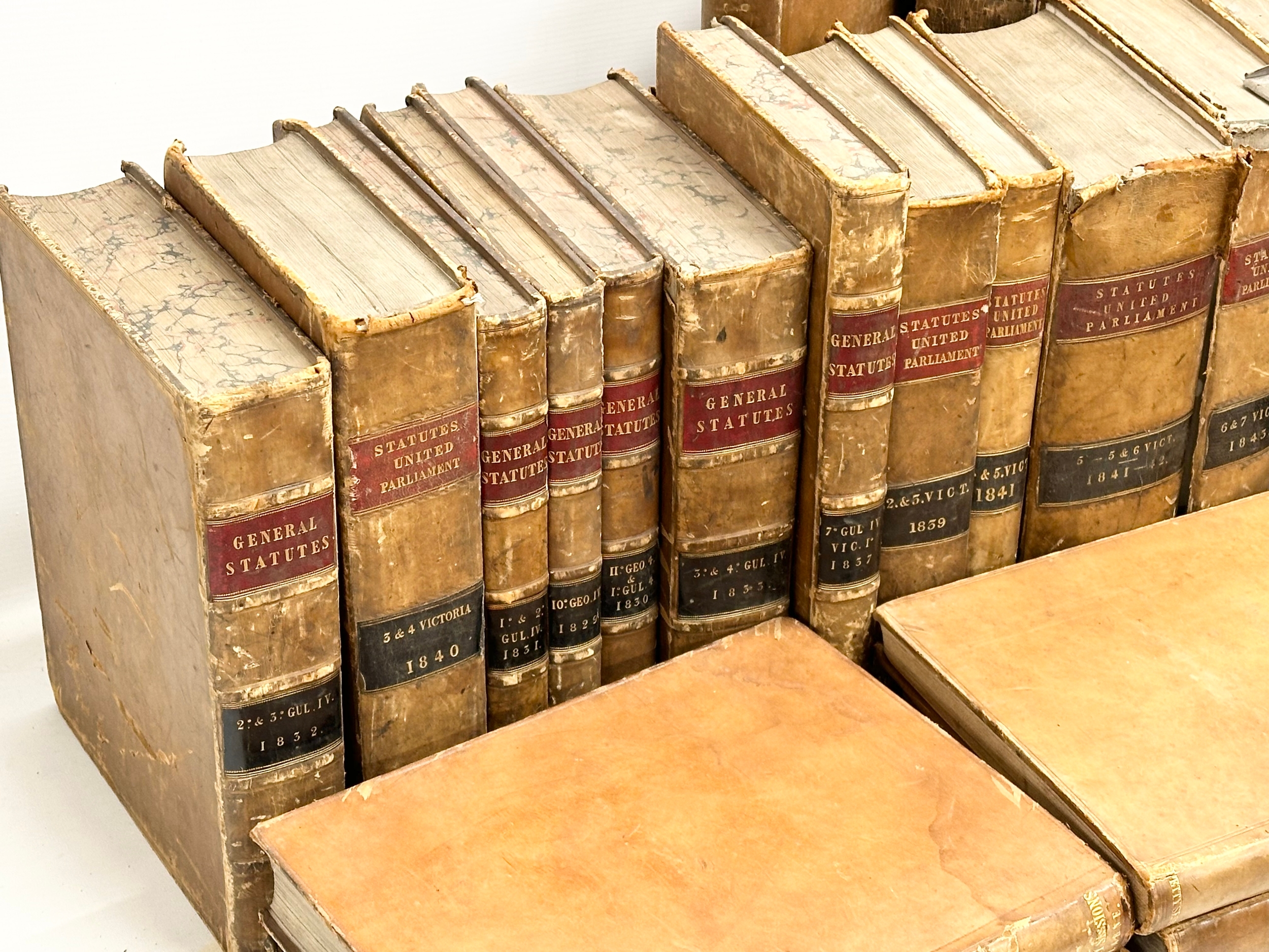 A collection of 19th century Statutes United Parliament leather bound books. George IV, William - Image 6 of 20