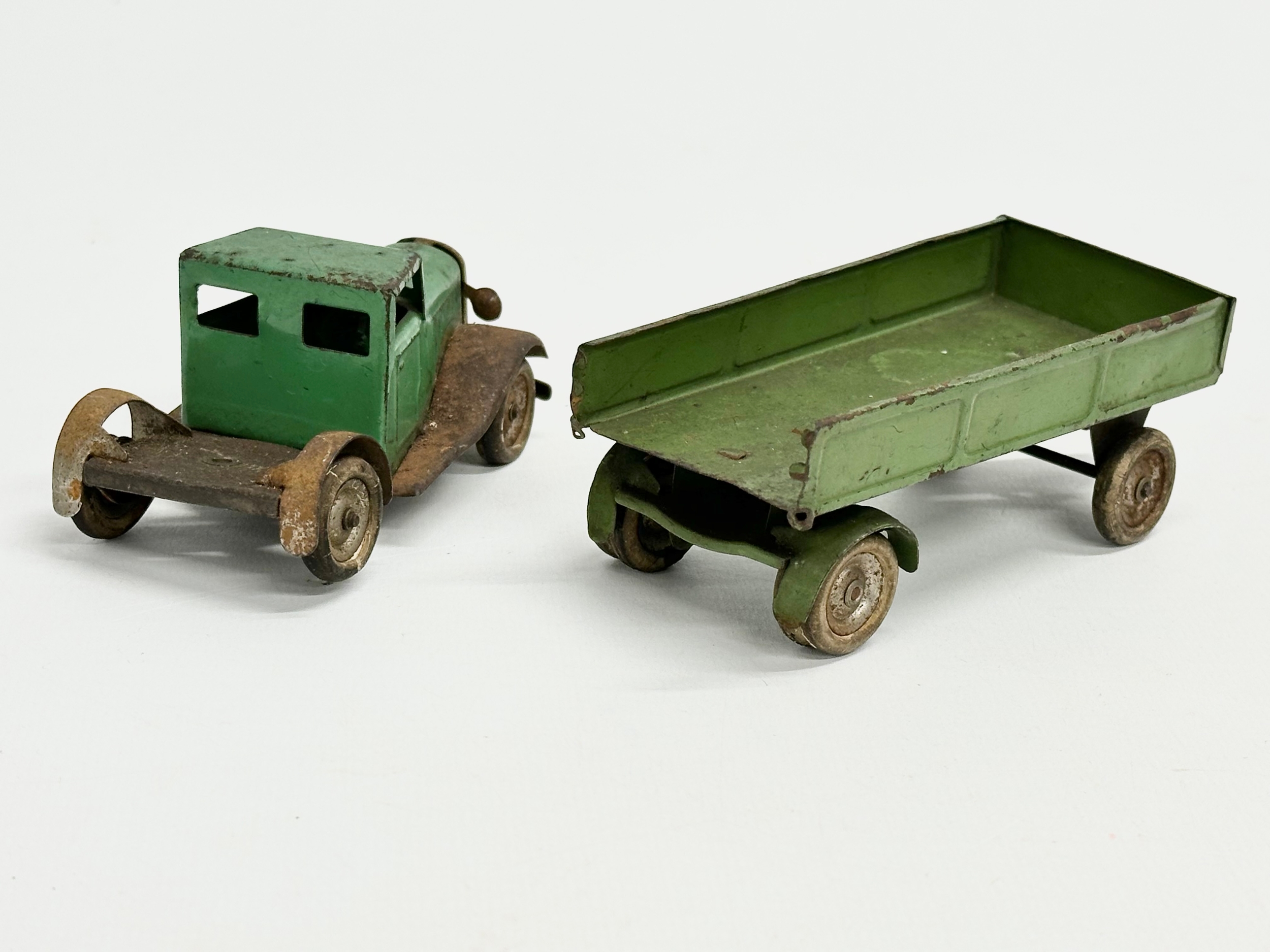 2 vintage Tri-ang Minic Toys tinplate mechanical trucks and trailer. 1940-1950. 19cm including - Image 7 of 12