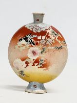 A late 19th century Japanese Moon Flask vase. Meiji Period. 13x3.5x17cm
