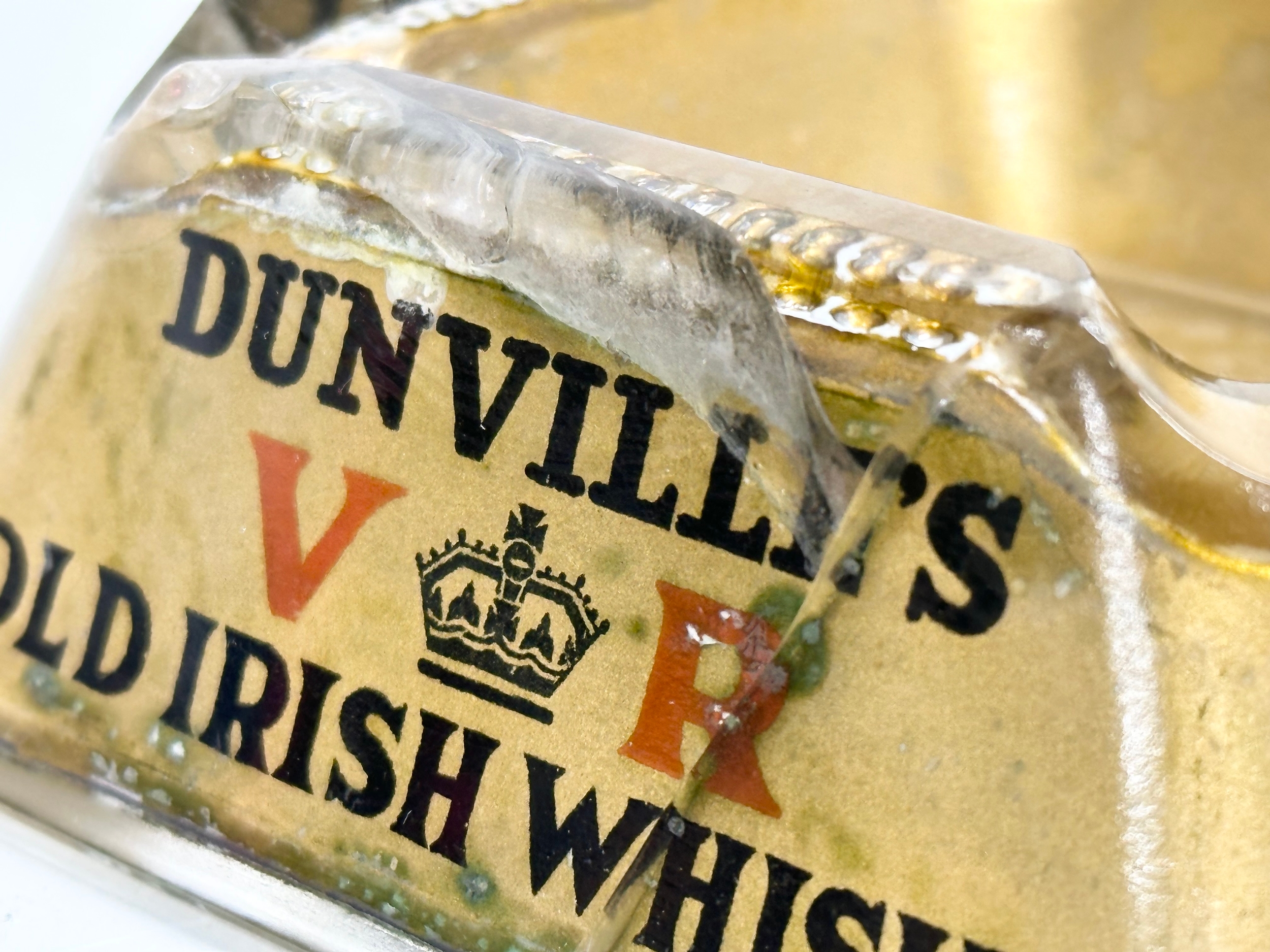A rare Dunville’s Old Irish Whisky glass ashtray. 11.5x11.5x4cm - Image 5 of 6