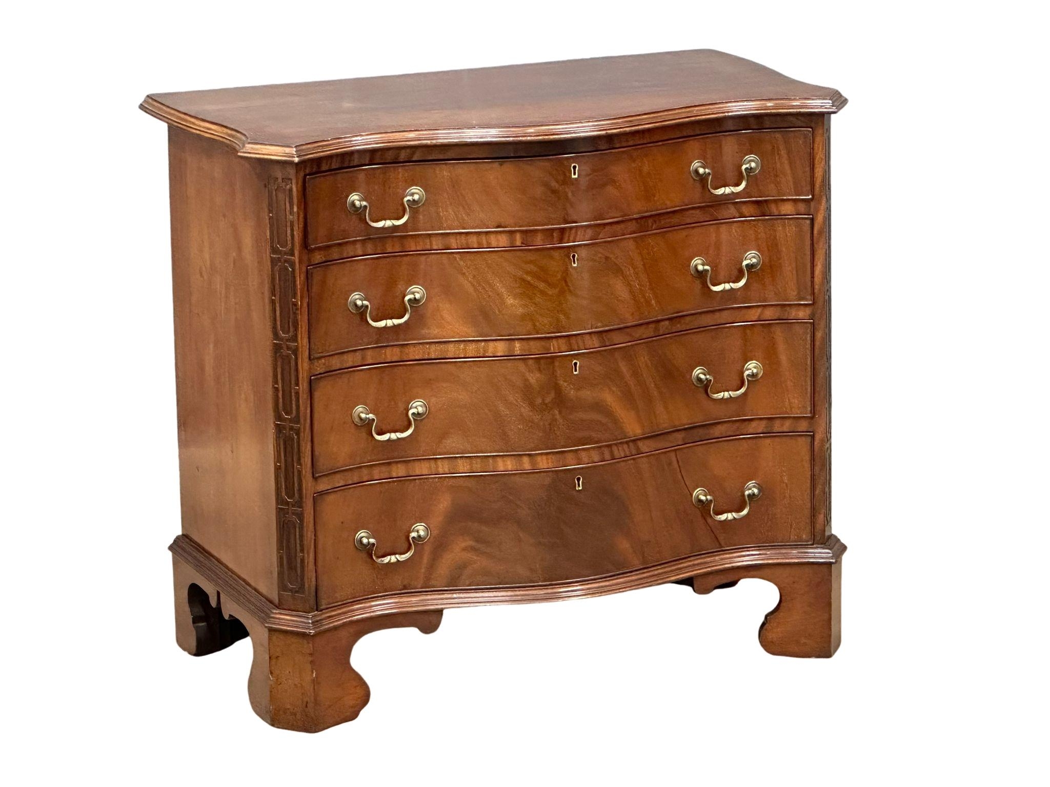 A good quality late 19th century Chippendale Revival mahogany serpentine front chest of drawers. - Image 17 of 22